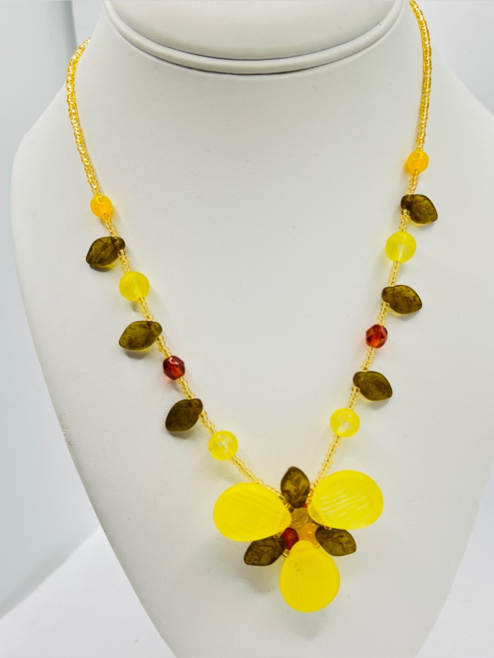 Vintage Tutti Frutti Yellow Art Glass Flower Necklace Fruit Salad Jewelry